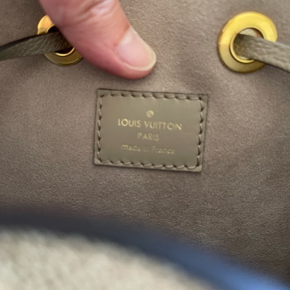 Authentic LV Neo Noe Bi-color - Picture 5 of 14